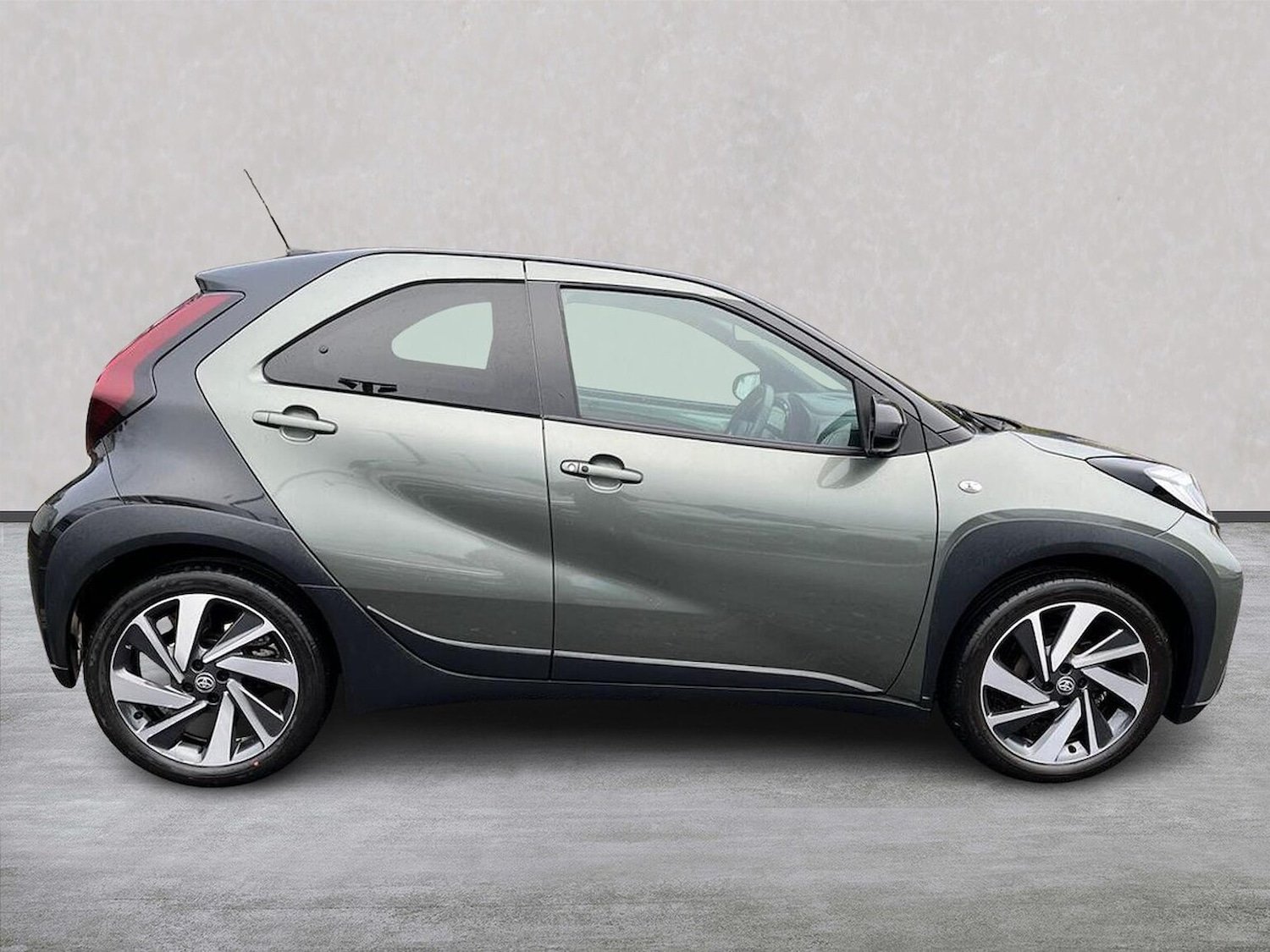 Used Toyota Aygo X 2023 for sale - 76402423: Photo 3