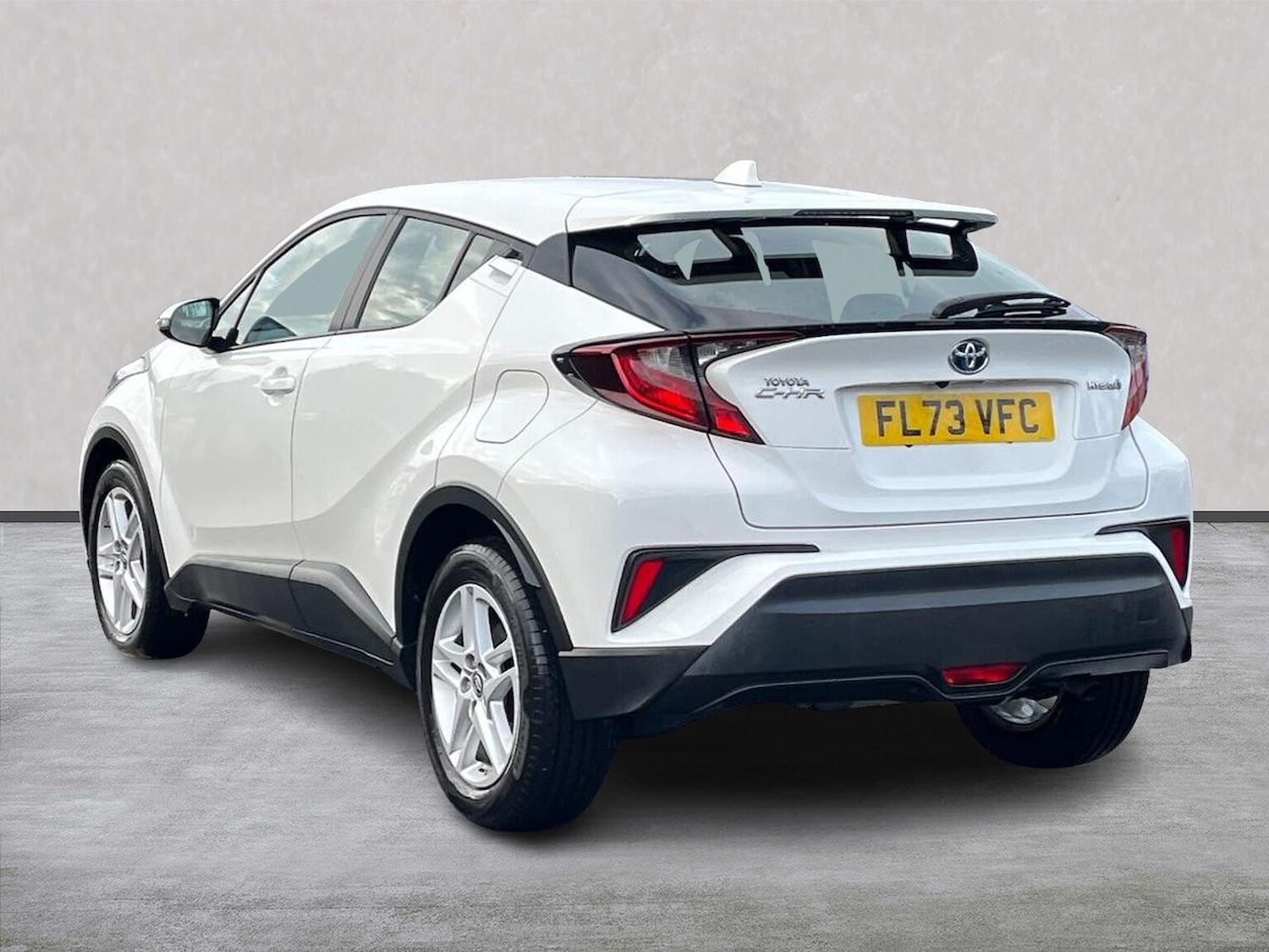 Used Toyota C-HR 2023 for sale - 77781554: Photo 2