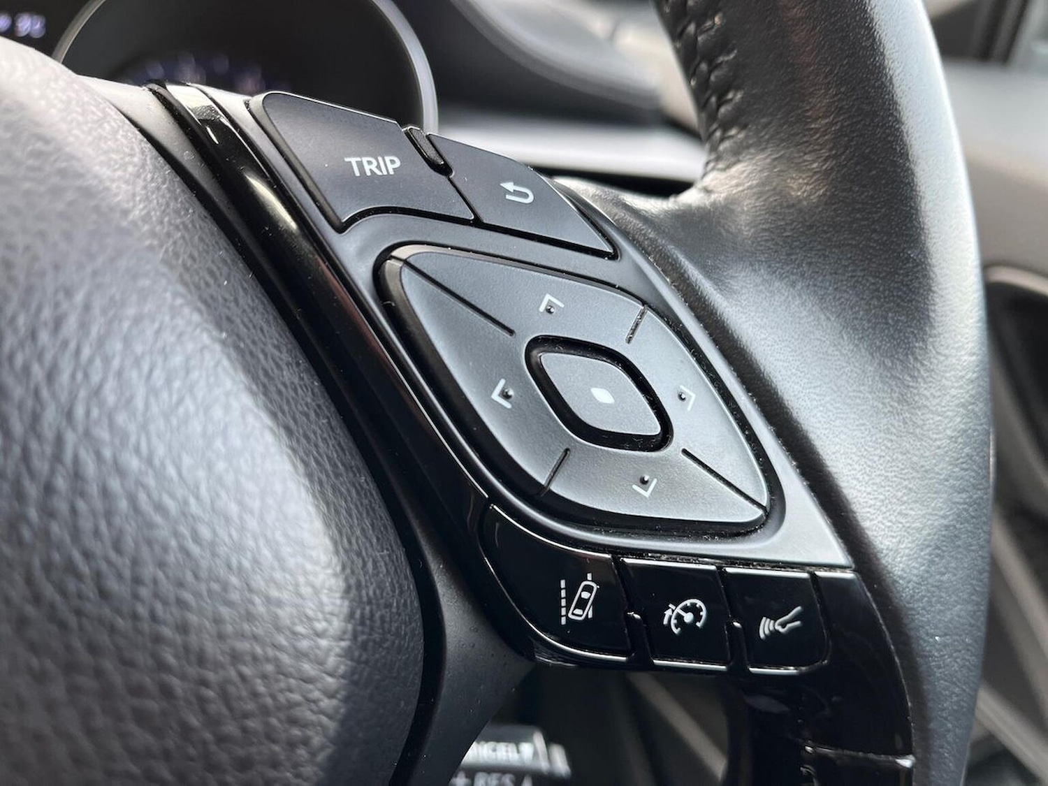 Used Toyota C-HR 2023 for sale - 77781554: Photo 25