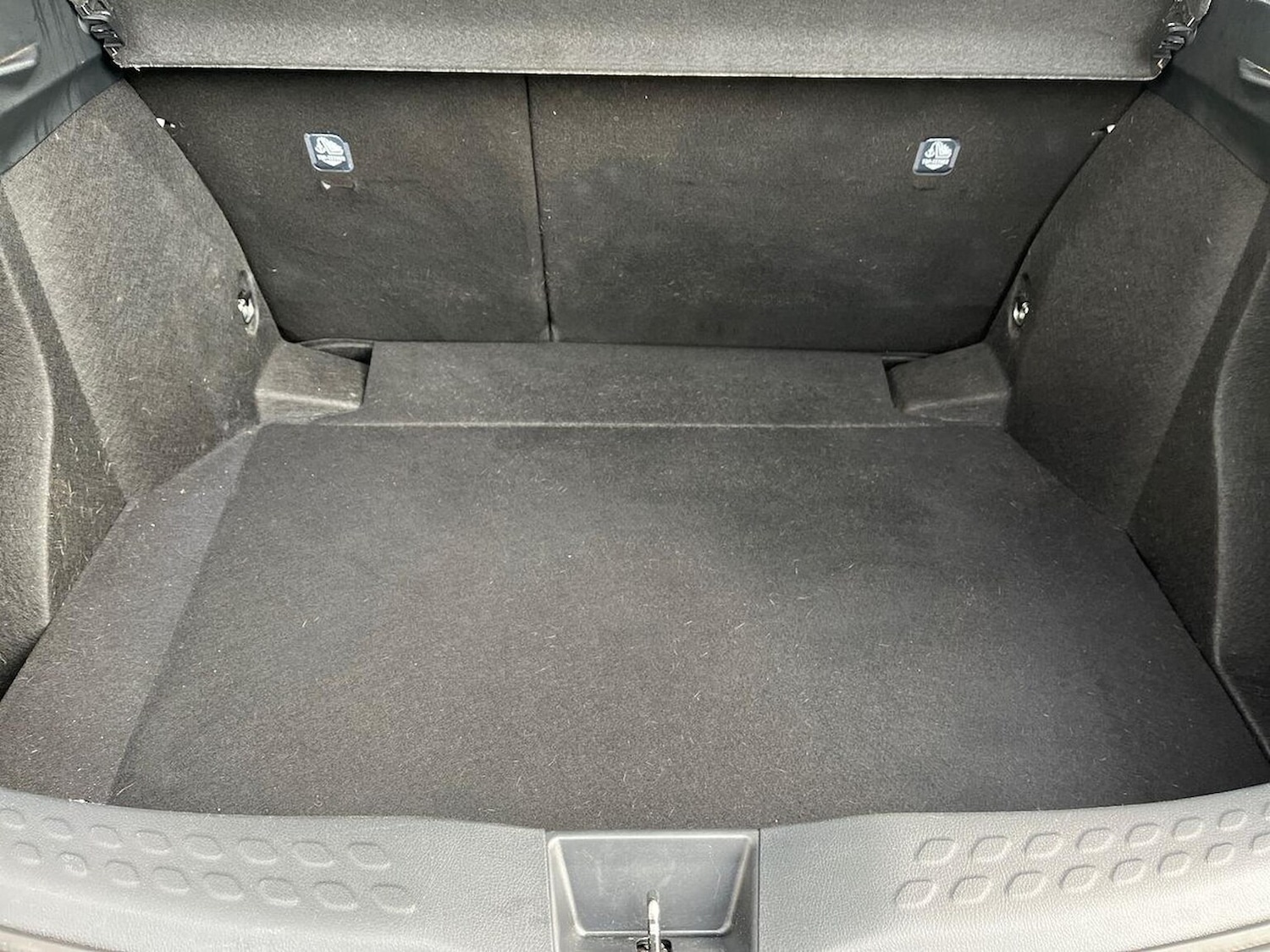 Used Toyota C-HR 2023 for sale - 76402422: Photo 17