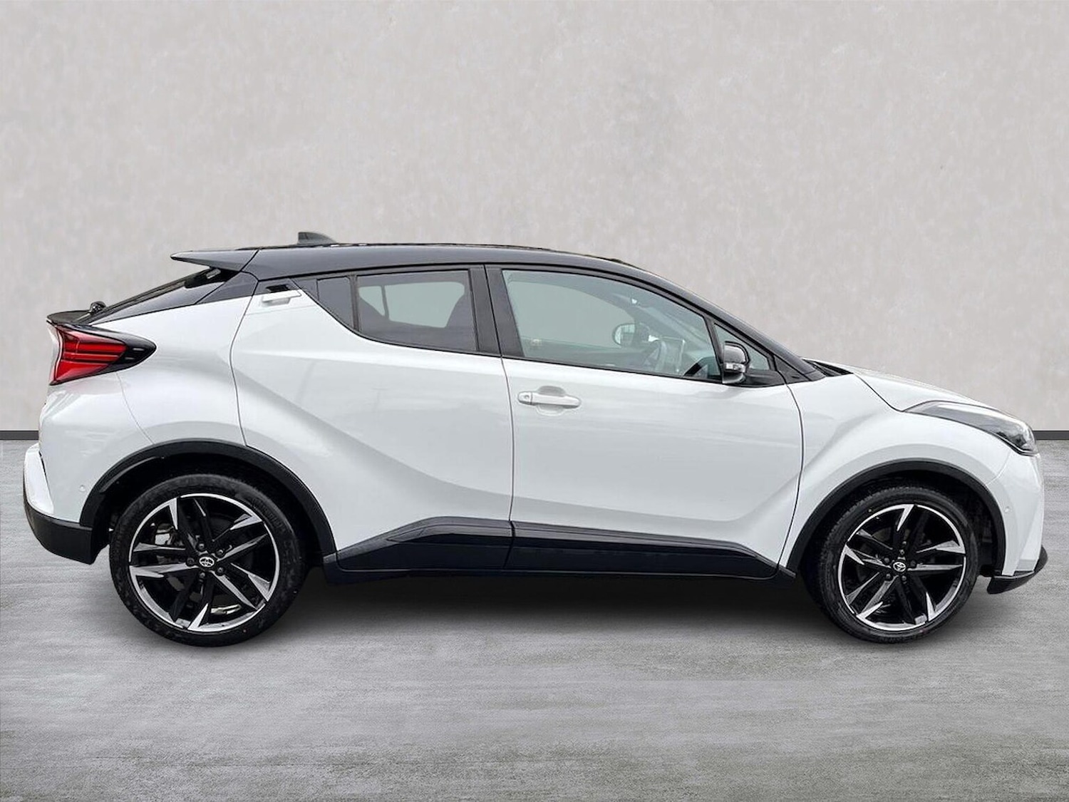 Used Toyota C-HR 2023 for sale - 76402422: Photo 3