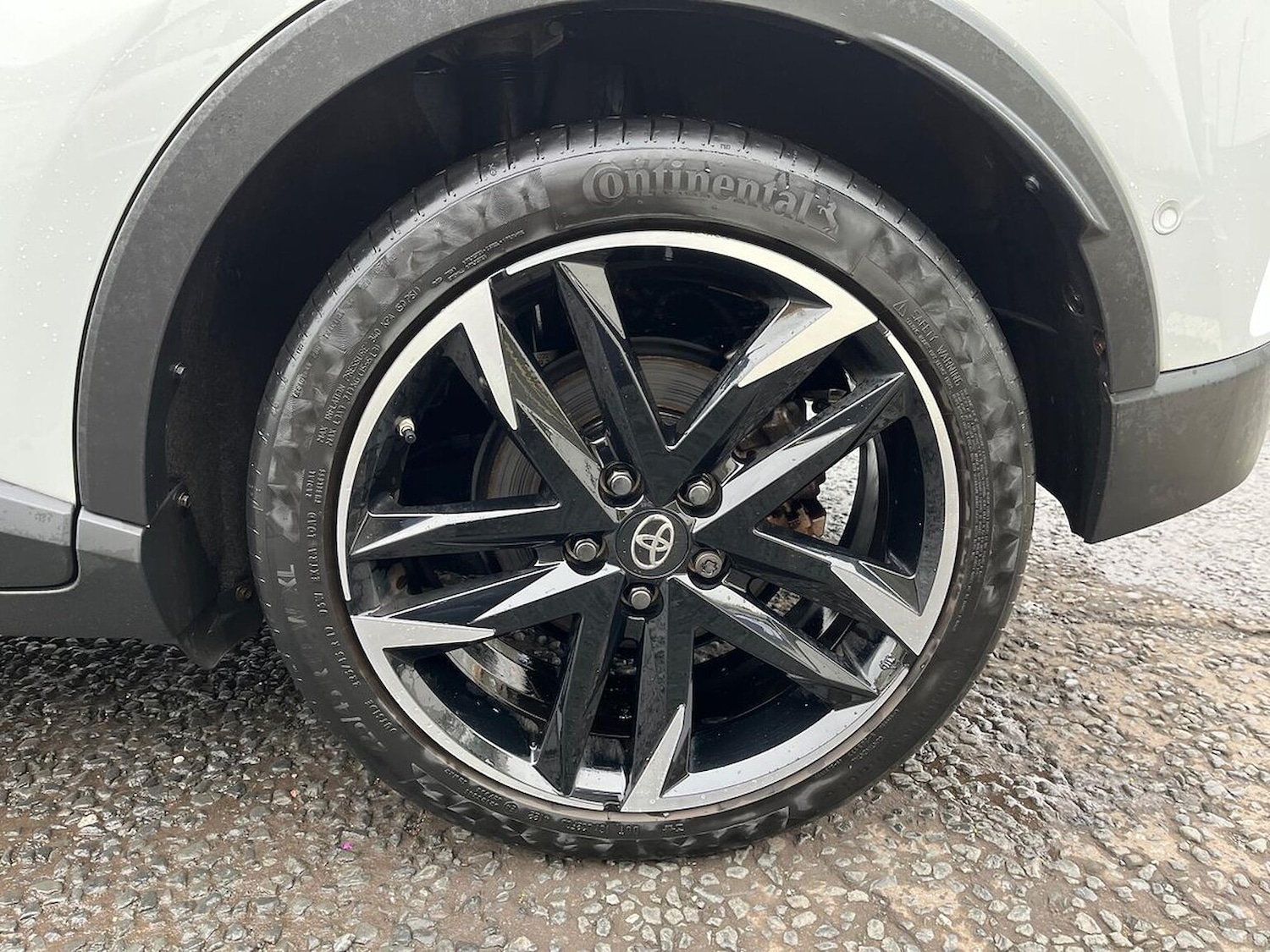 Used Toyota C-HR 2023 for sale - 76402422: Photo 6