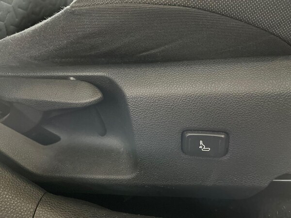 Used Toyota Corolla 2020 for sale - 76170751: Photo 30