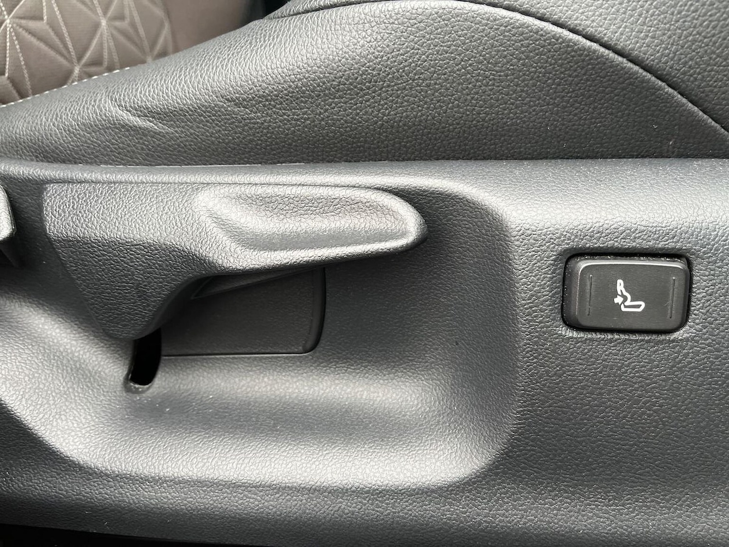 Used Toyota Yaris Cross 2022 for sale - 76517957: Photo 30