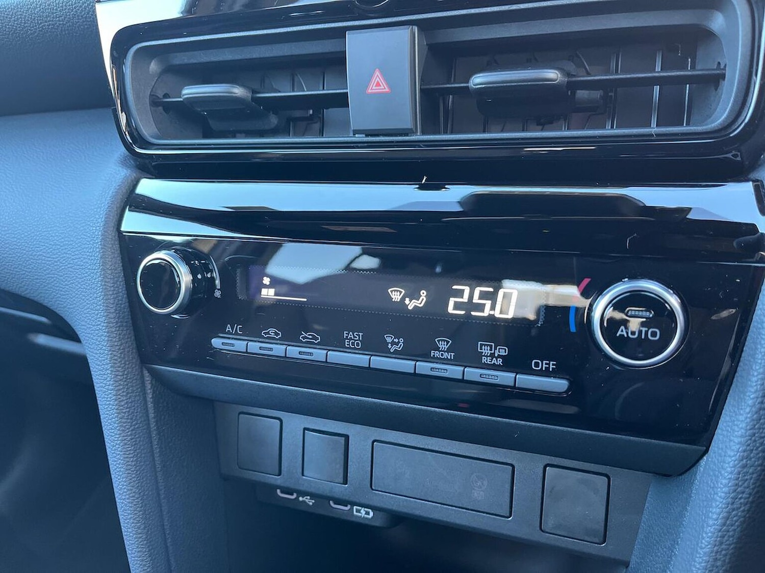 Used Toyota Yaris Cross 2024 for sale - 76357917: Photo 12