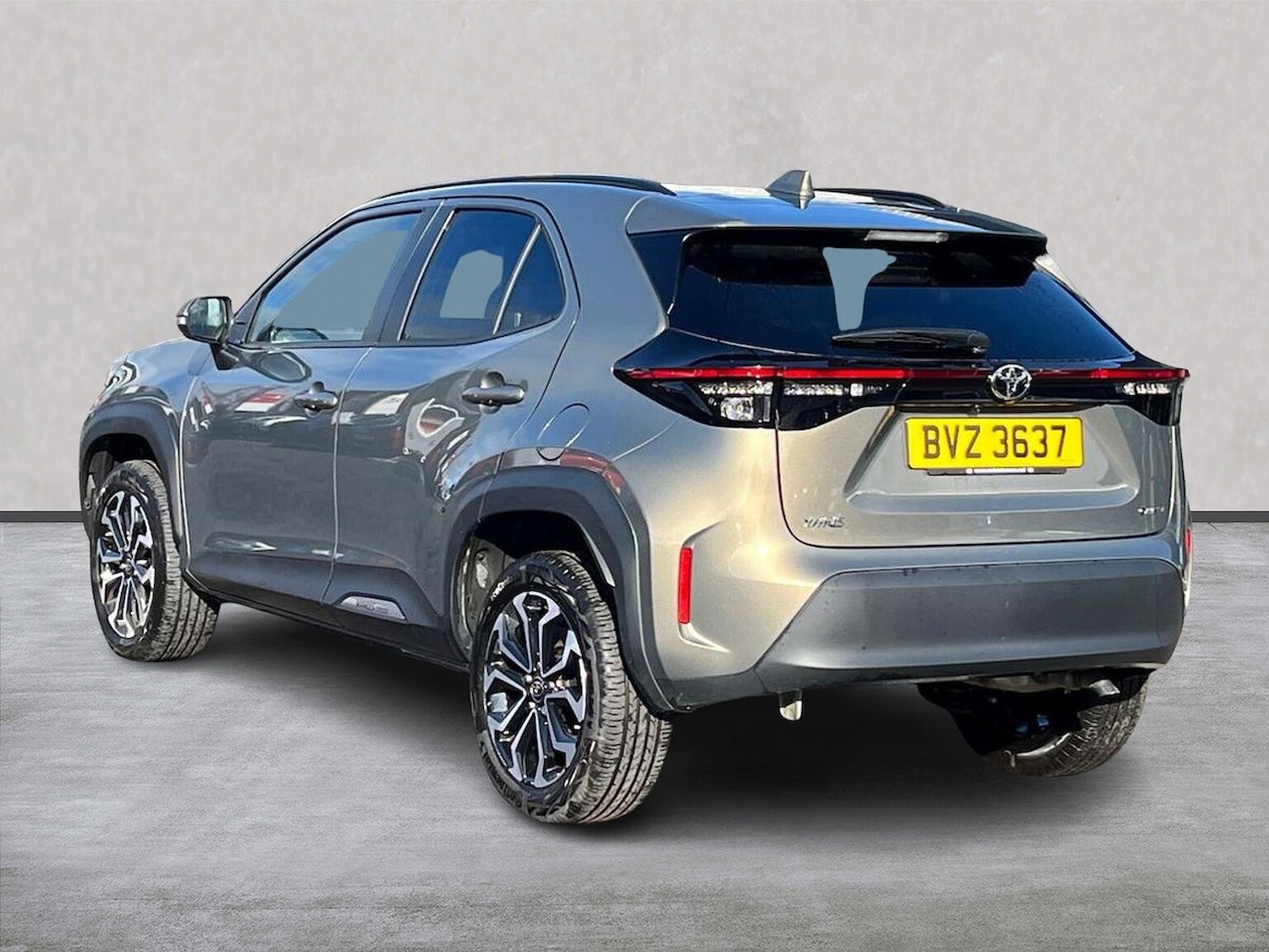 Used Toyota Yaris Cross 2024 for sale - 76357917: Photo 2