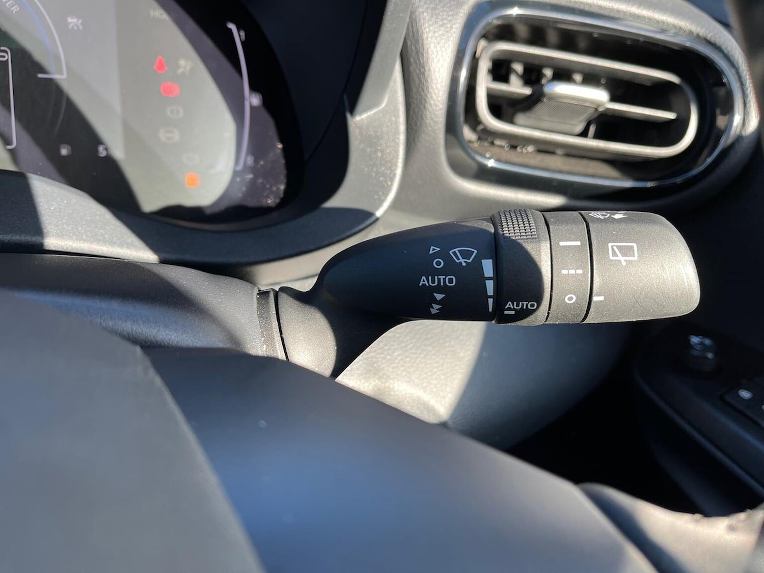 Used Toyota Yaris Cross 2024 for sale - 76357917: Photo 27