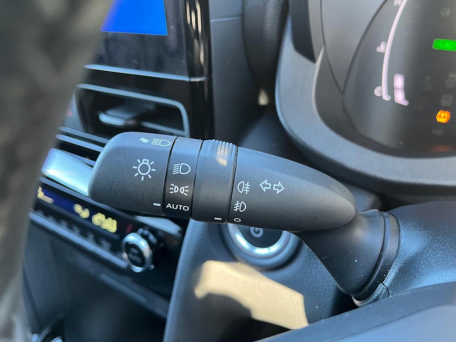 Used Toyota Yaris Cross 2024 for sale - 76357917: Photo 28