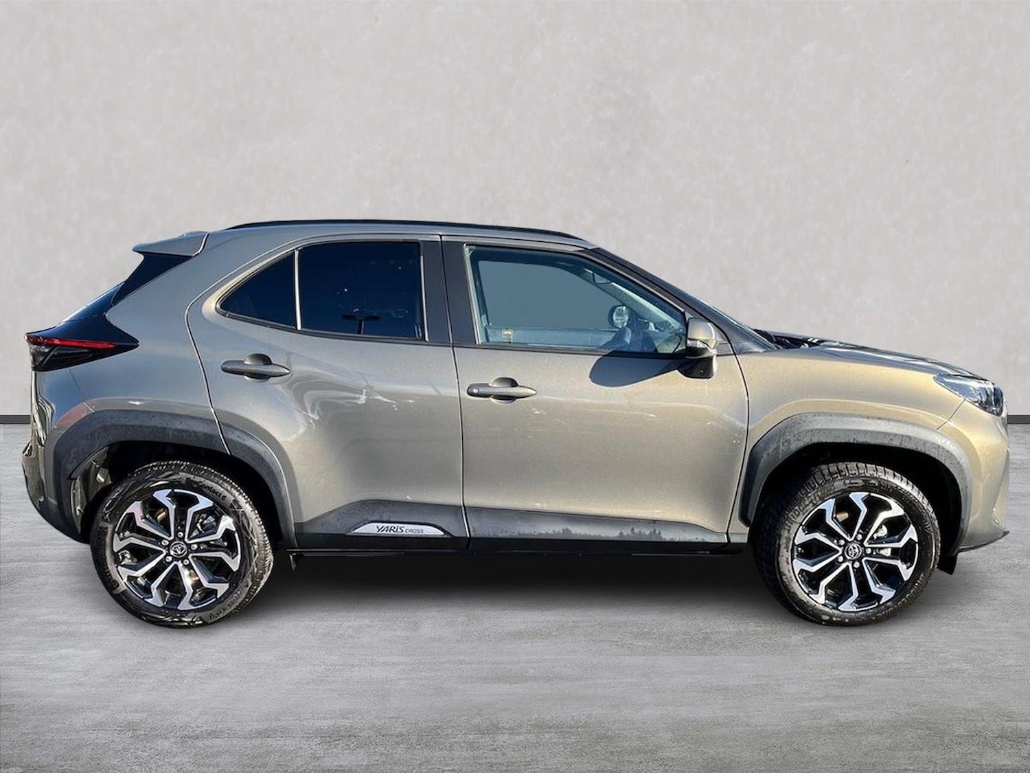 Used Toyota Yaris Cross 2024 for sale - 76357917: Photo 3