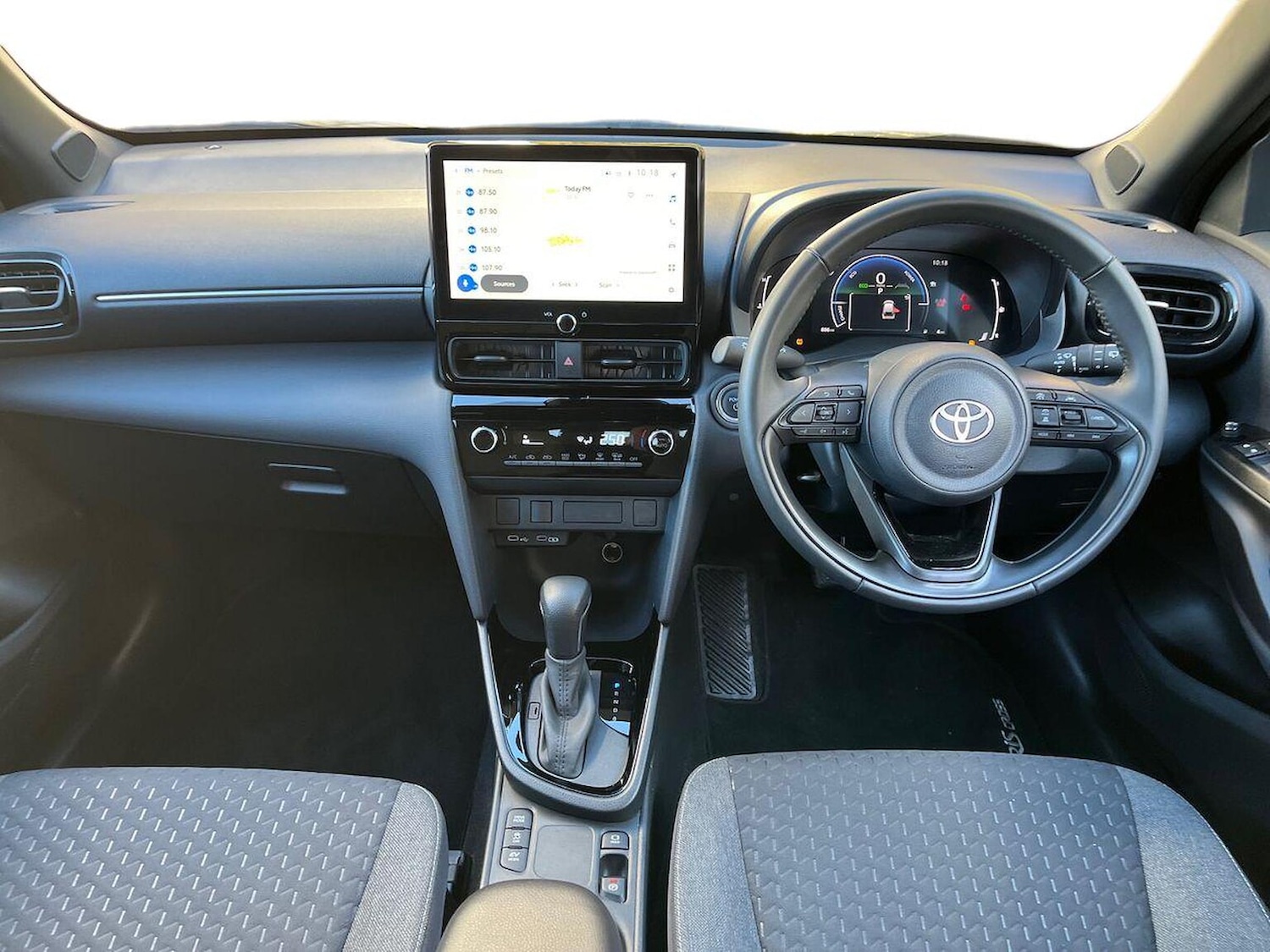 Used Toyota Yaris Cross 2024 for sale - 76357917: Photo 8