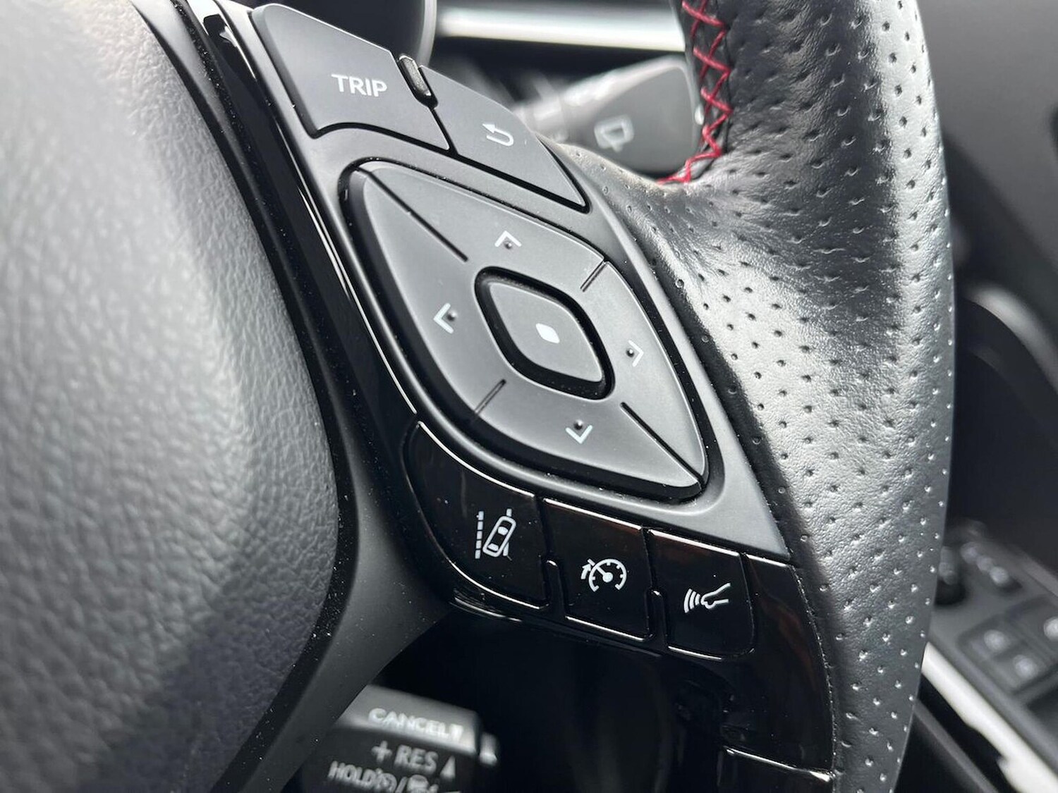 Used Toyota C-HR 2023 for sale - 76193146: Photo 26