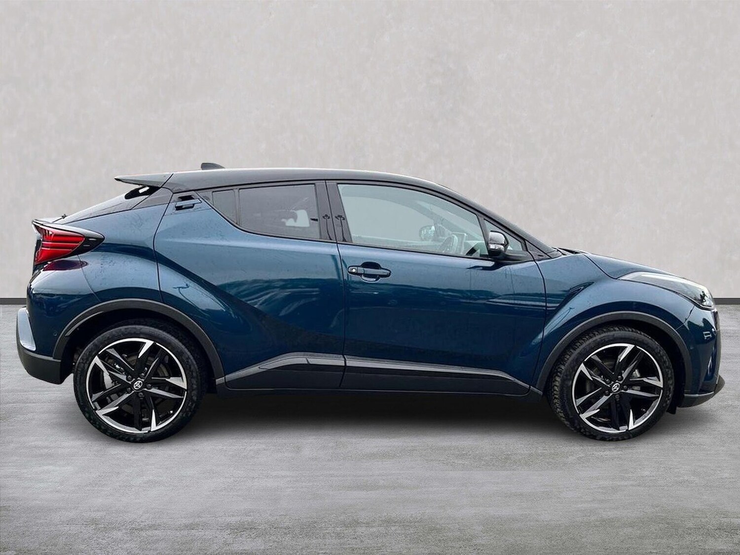 Used Toyota C-HR 2023 for sale - 76193146: Photo 3