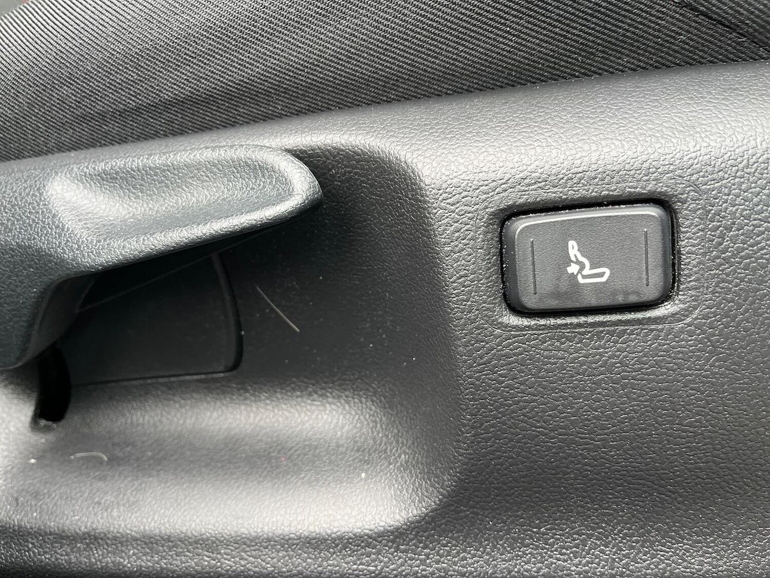 Used Toyota C-HR 2023 for sale - 76193146: Photo 30