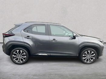 Used Toyota Yaris Cross 2023 for sale - 79594201: Photo