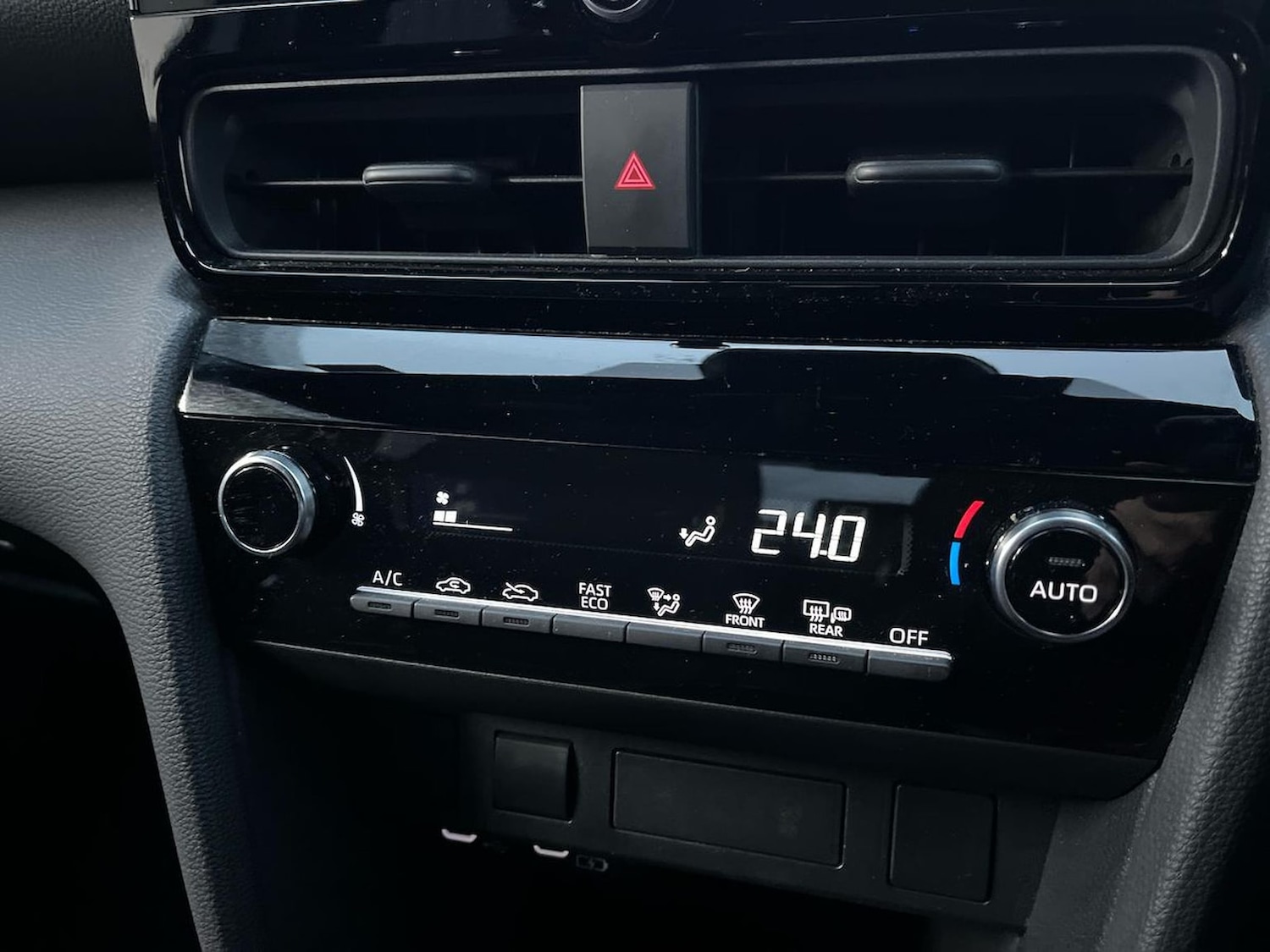 Used Toyota Yaris Cross 2024 for sale - 76402428: Photo 12