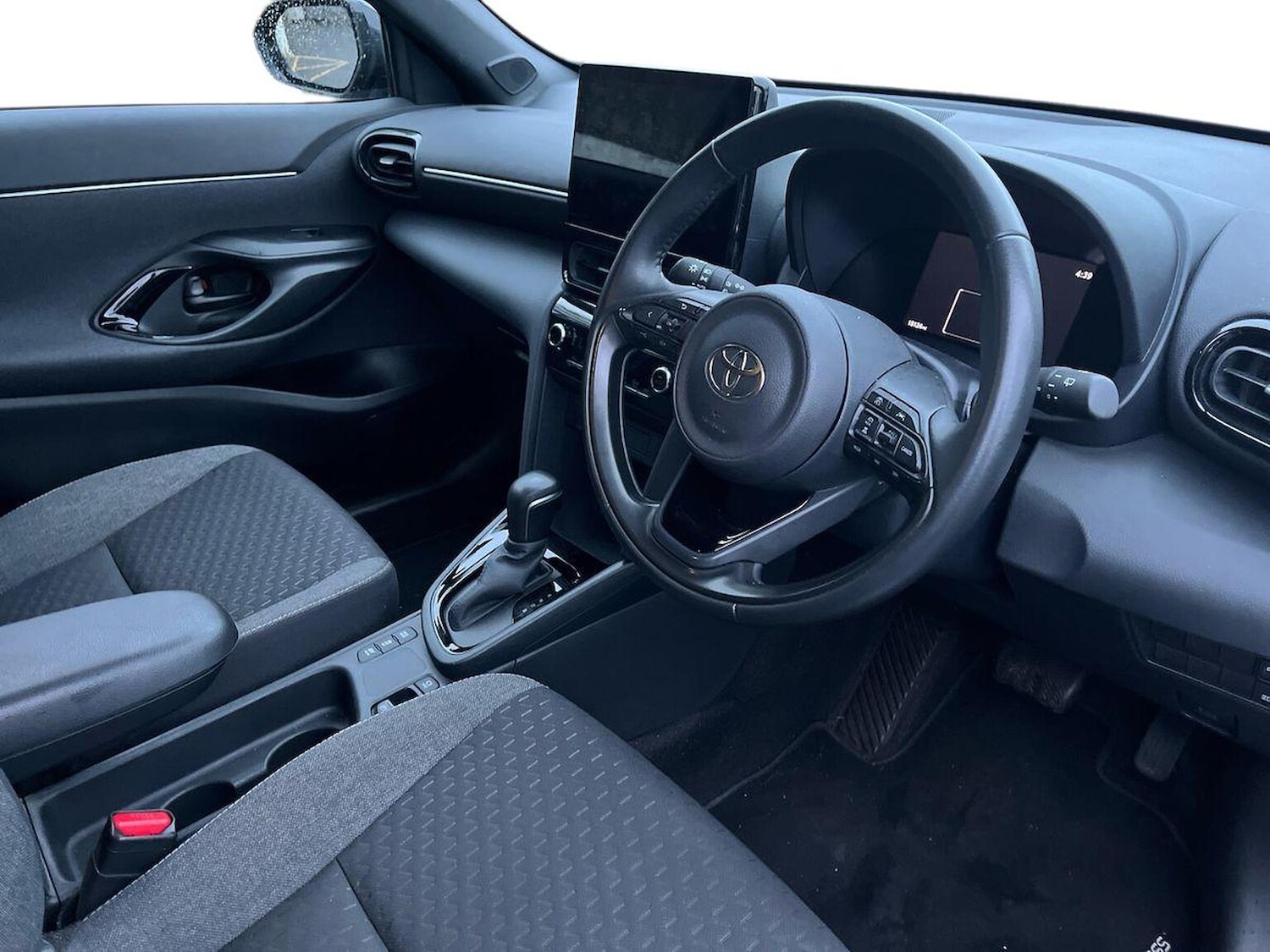 Used Toyota Yaris Cross 2024 for sale - 76402428: Photo 15