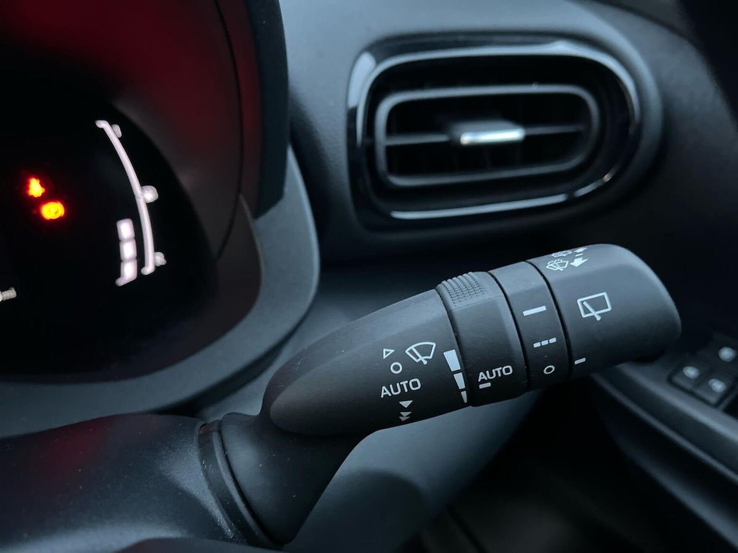 Used Toyota Yaris Cross 2024 for sale - 76402428: Photo 28