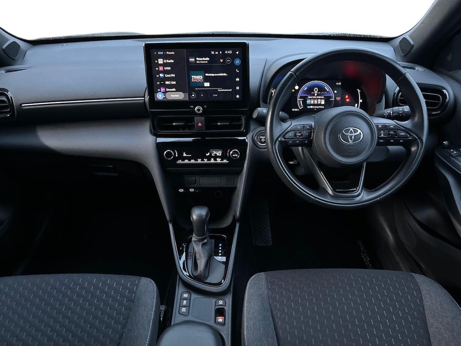 Used Toyota Yaris Cross 2024 for sale - 76402428: Photo 8