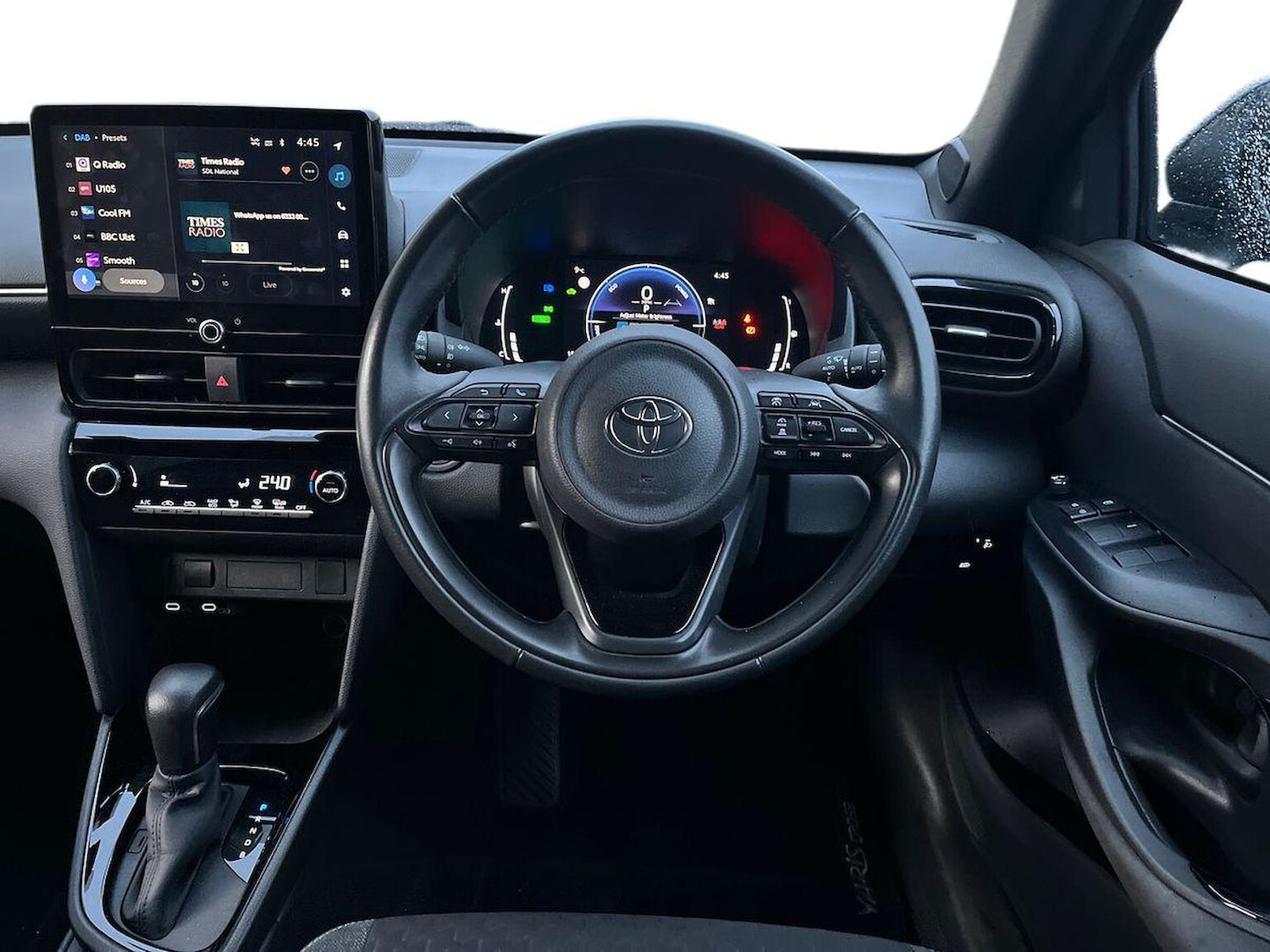 Used Toyota Yaris Cross 2024 for sale - 76402428: Photo 9