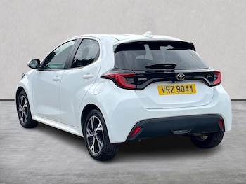 Used Toyota Yaris 2024 for sale - 79483060: Photo