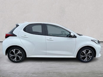 Used Toyota Yaris 2024 for sale - 79483060: Photo
