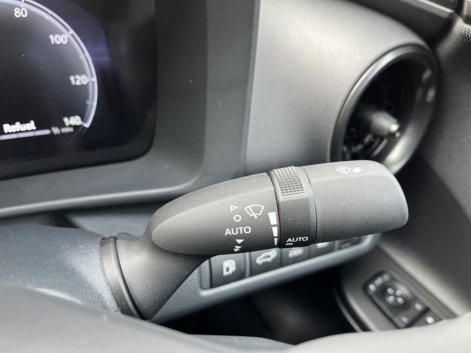 Used Toyota C-HR 2024 for sale - 77487629: Photo 28