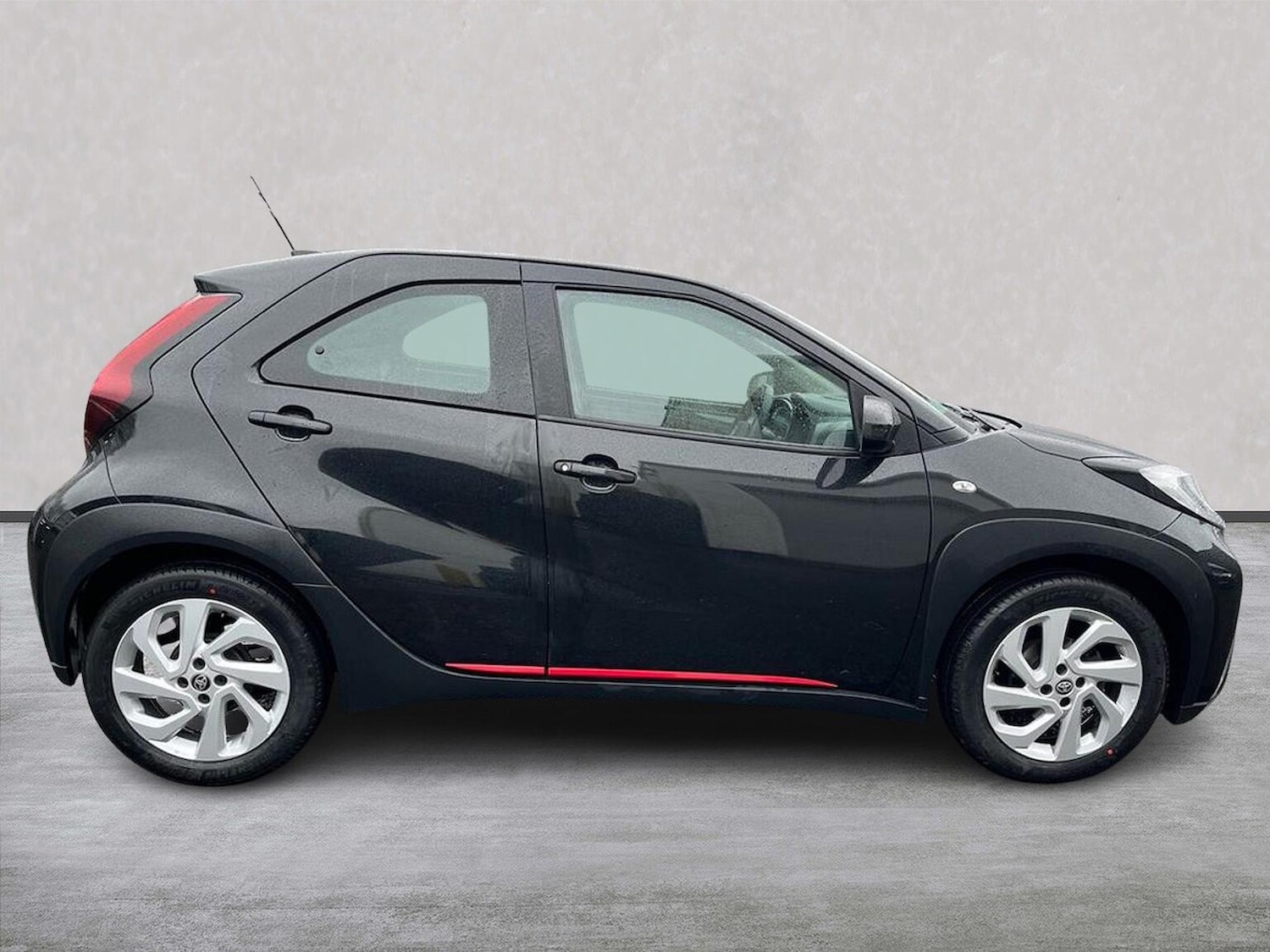 Used Toyota Aygo X 2023 for sale - 76963505: Photo 3