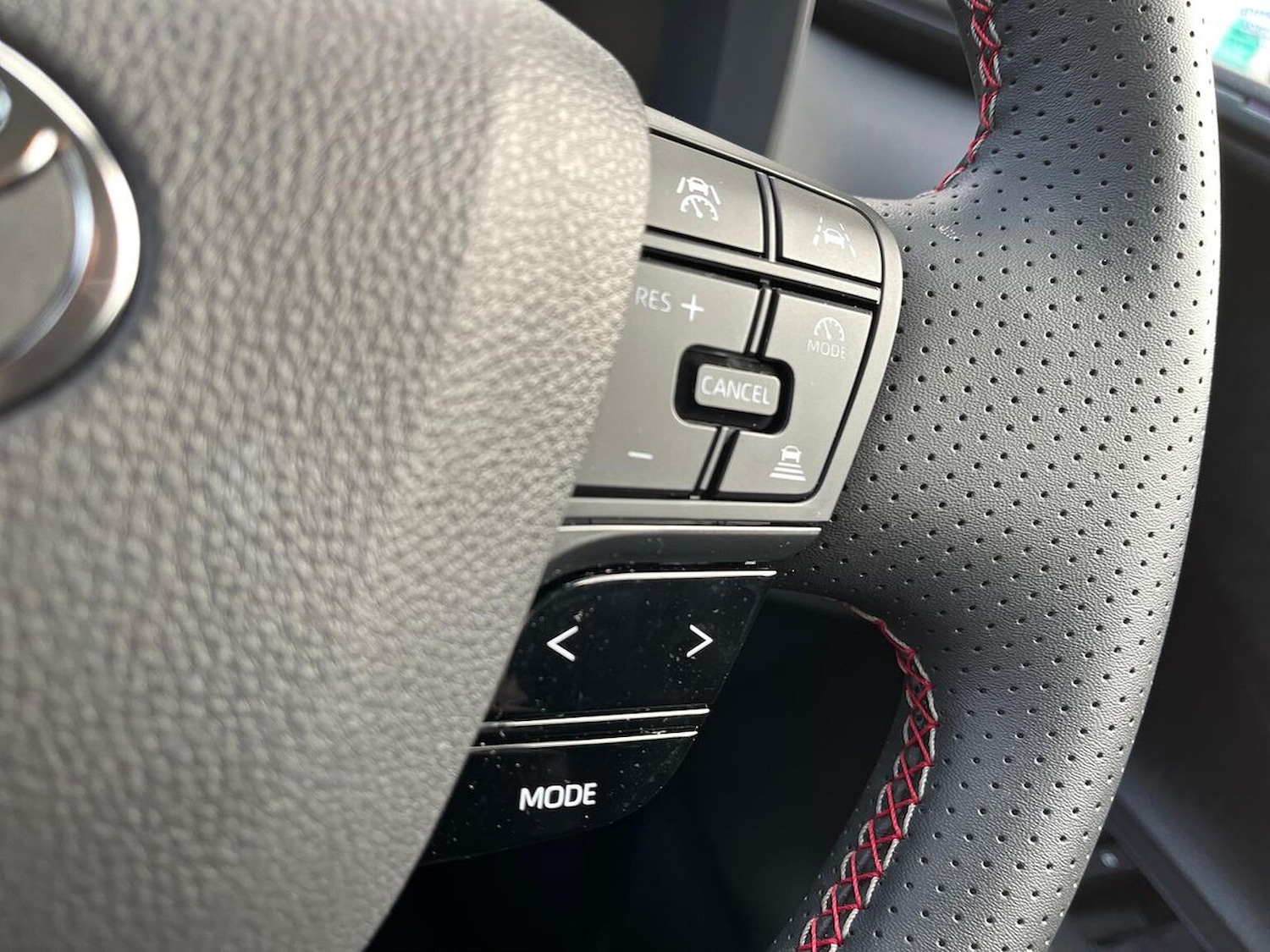 Used Toyota C-HR 2025 for sale - 78079392: Photo 26