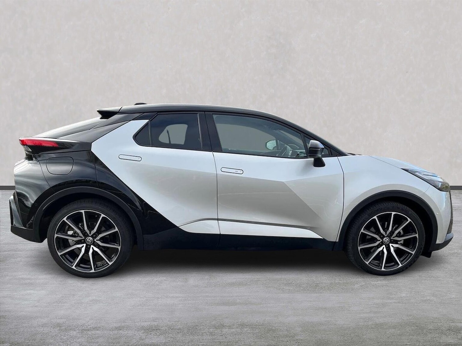 Used Toyota C-HR 2025 for sale - 78079392: Photo 3