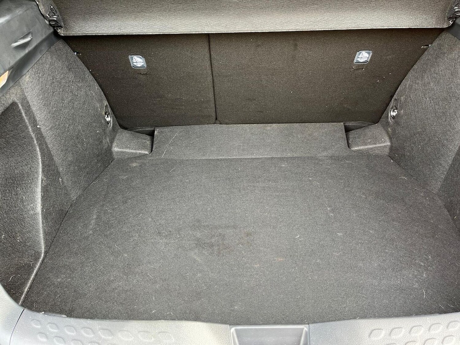 Used Toyota C-HR 2023 for sale - 78193123: Photo 19