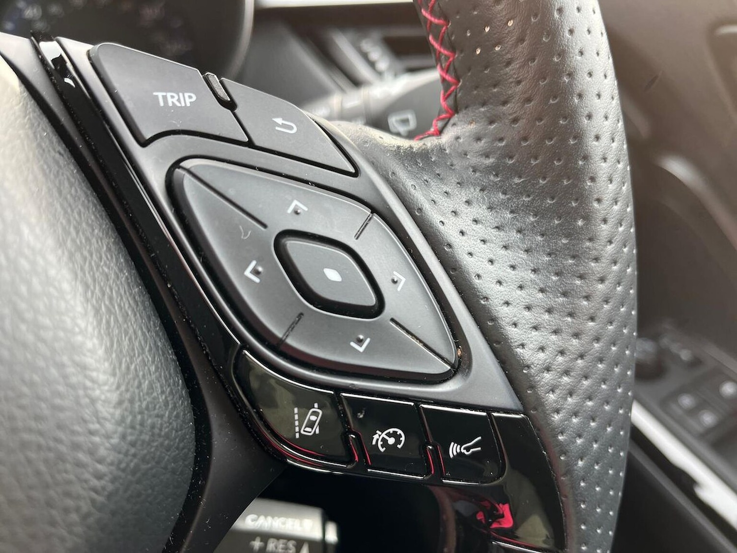 Used Toyota C-HR 2023 for sale - 78193123: Photo 28