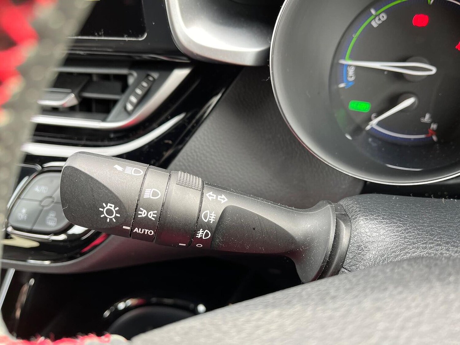 Used Toyota C-HR 2023 for sale - 78193123: Photo 31