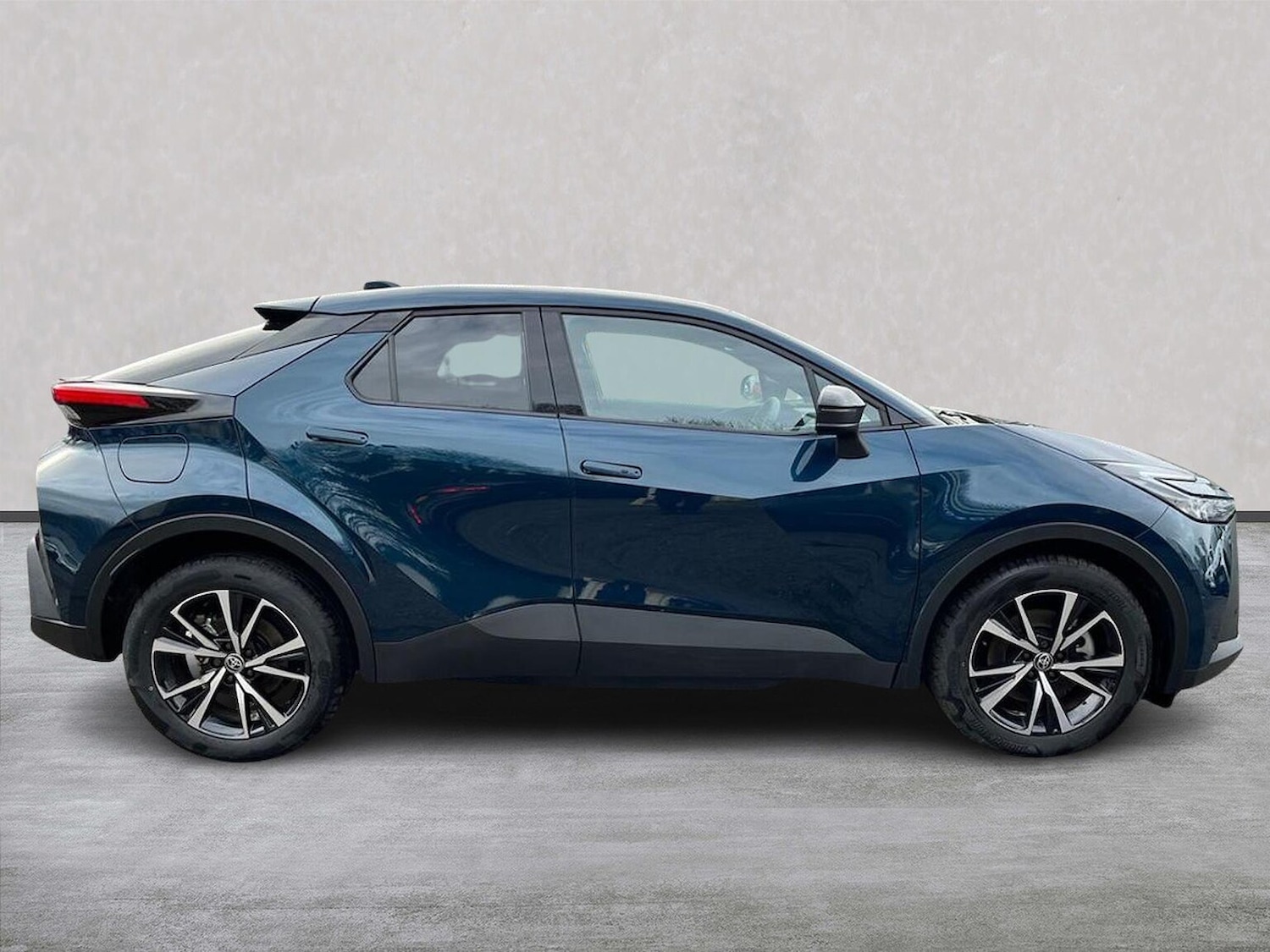 Used Toyota C-HR 2024 for sale - 76919016: Photo 3