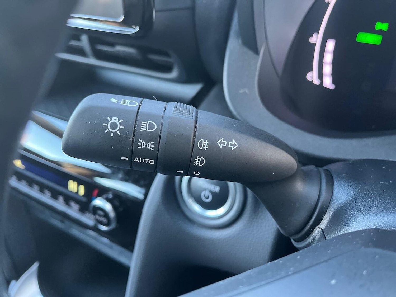 Used Toyota Yaris Cross 2024 for sale - 76770011: Photo 28