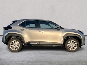 Used Toyota Yaris Cross 2024 for sale - 76770011: Photo