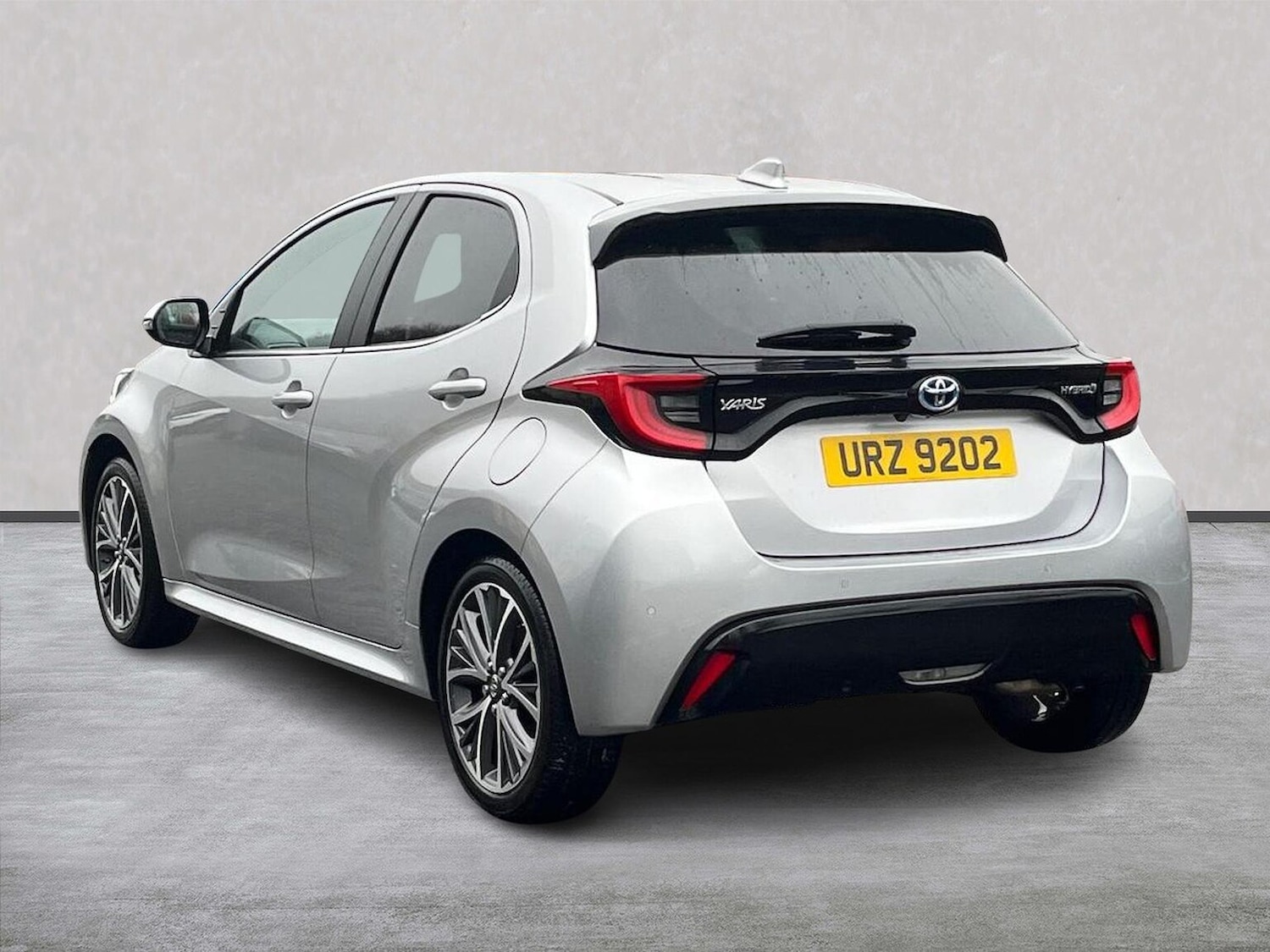 Used Toyota Yaris 2023 for sale - 76911254: Photo 2