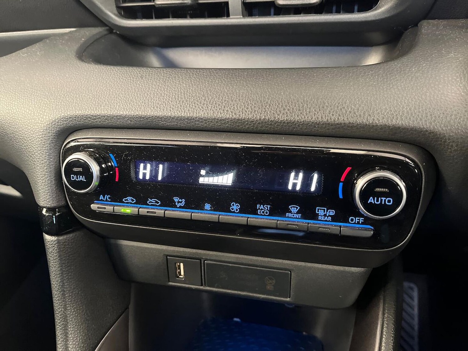 Used Toyota Yaris 2023 for sale - 76963492: Photo 13