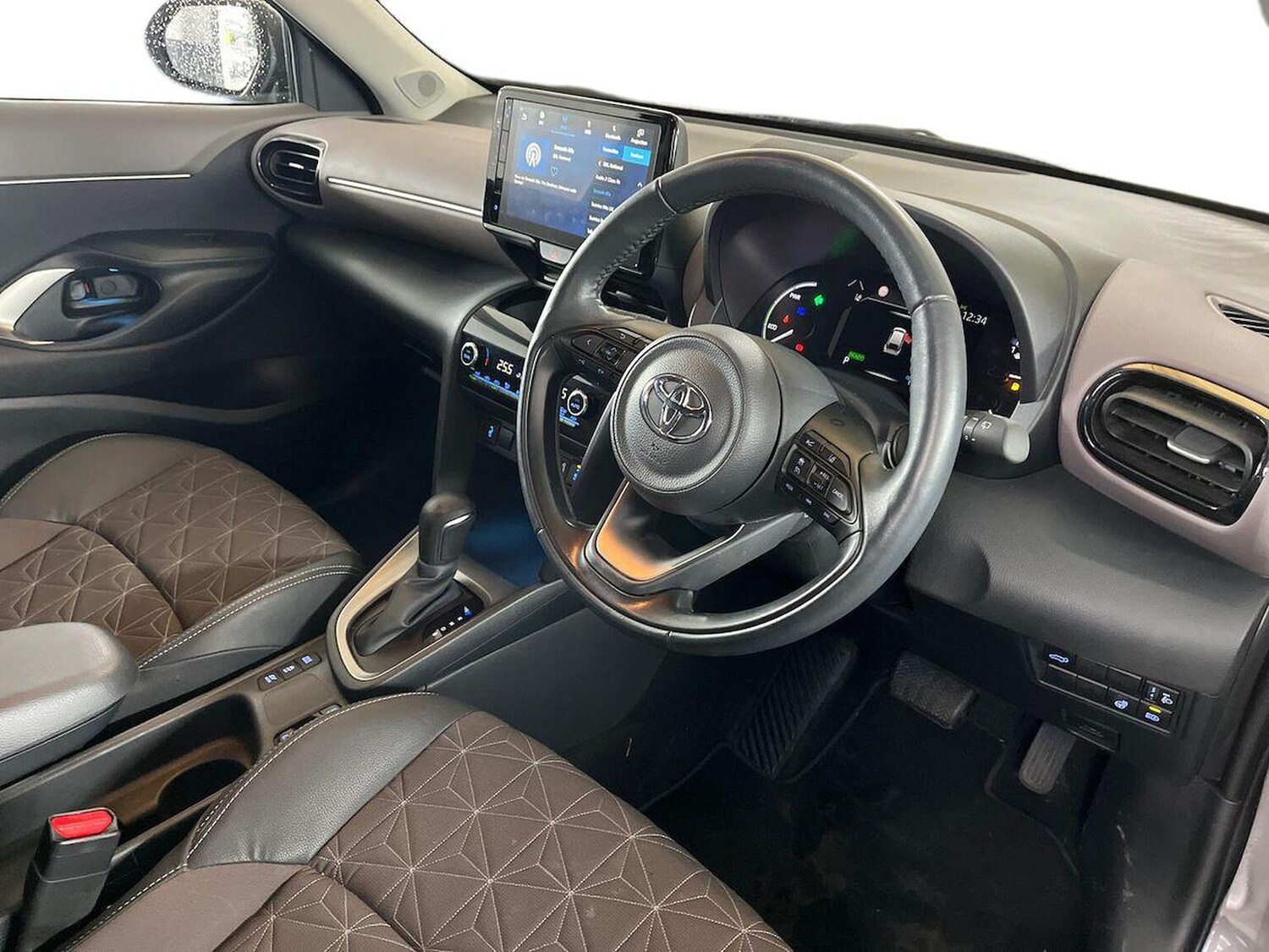 Used Toyota Yaris Cross 2023 for sale - 76532468: Photo 15