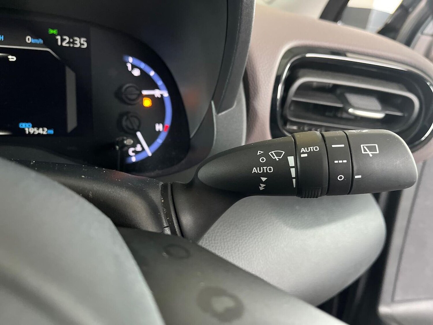 Used Toyota Yaris Cross 2023 for sale - 76532468: Photo 28