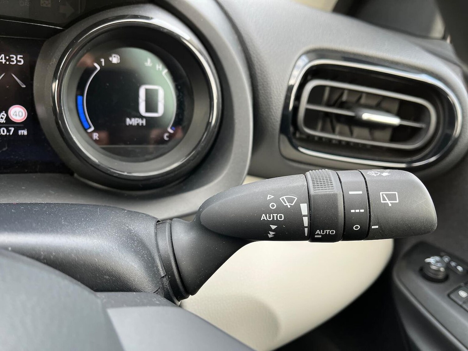 Used Toyota Yaris 2023 for sale - 78192995: Photo 29