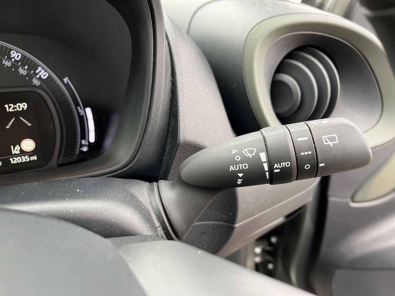 Used Toyota Aygo X 2022 for sale - 76324530: Photo 27