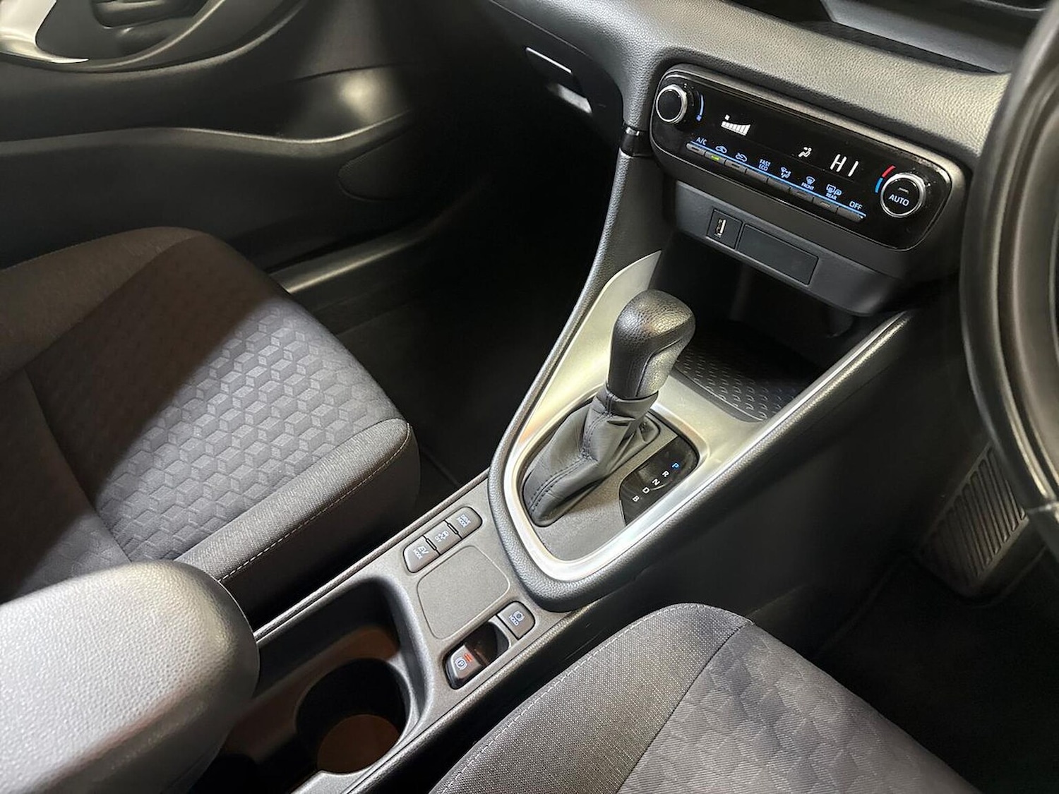 Used Toyota Yaris 2022 for sale - 76114251: Photo 13