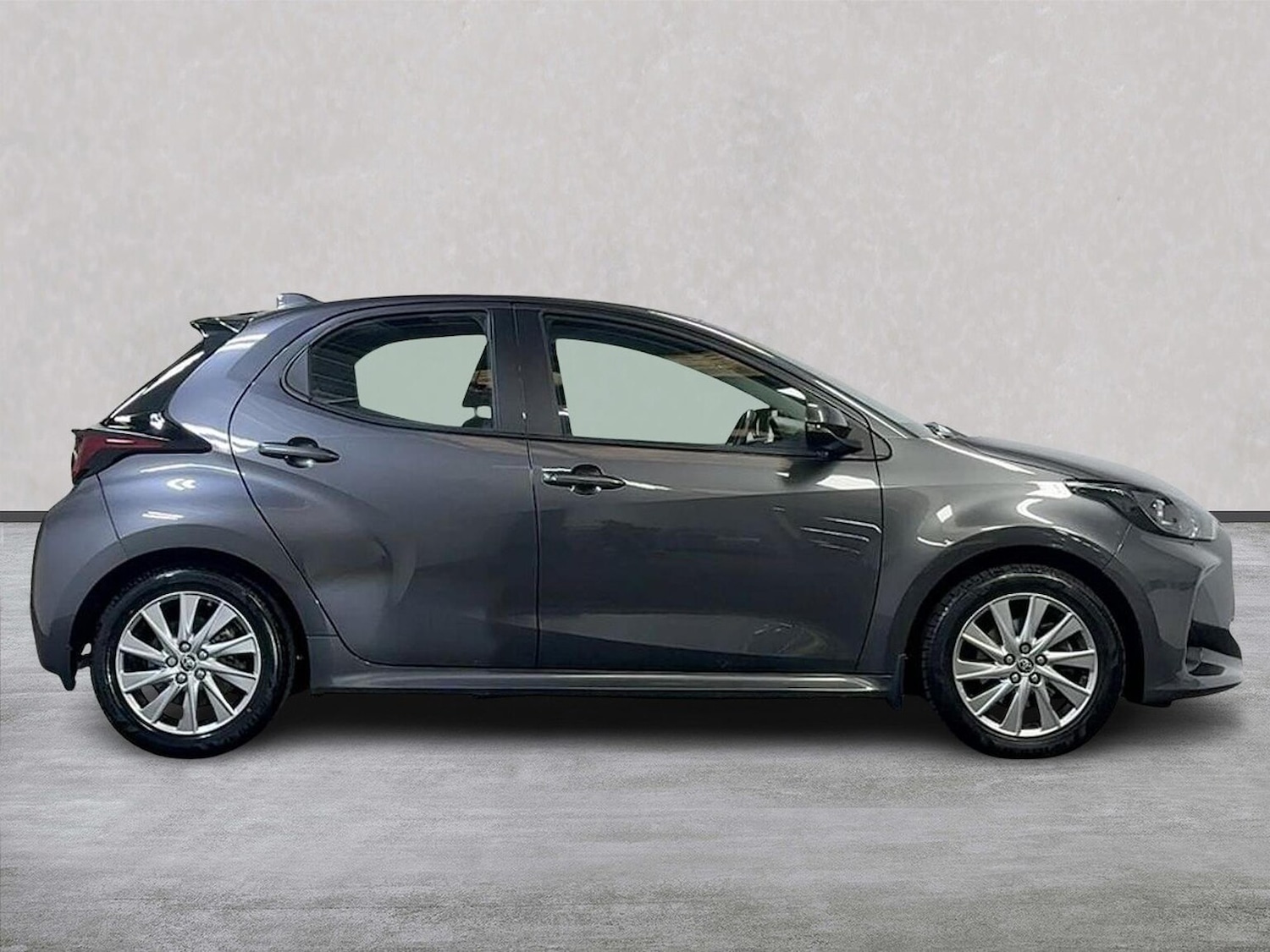 Used Toyota Yaris 2022 for sale - 76114251: Photo 3