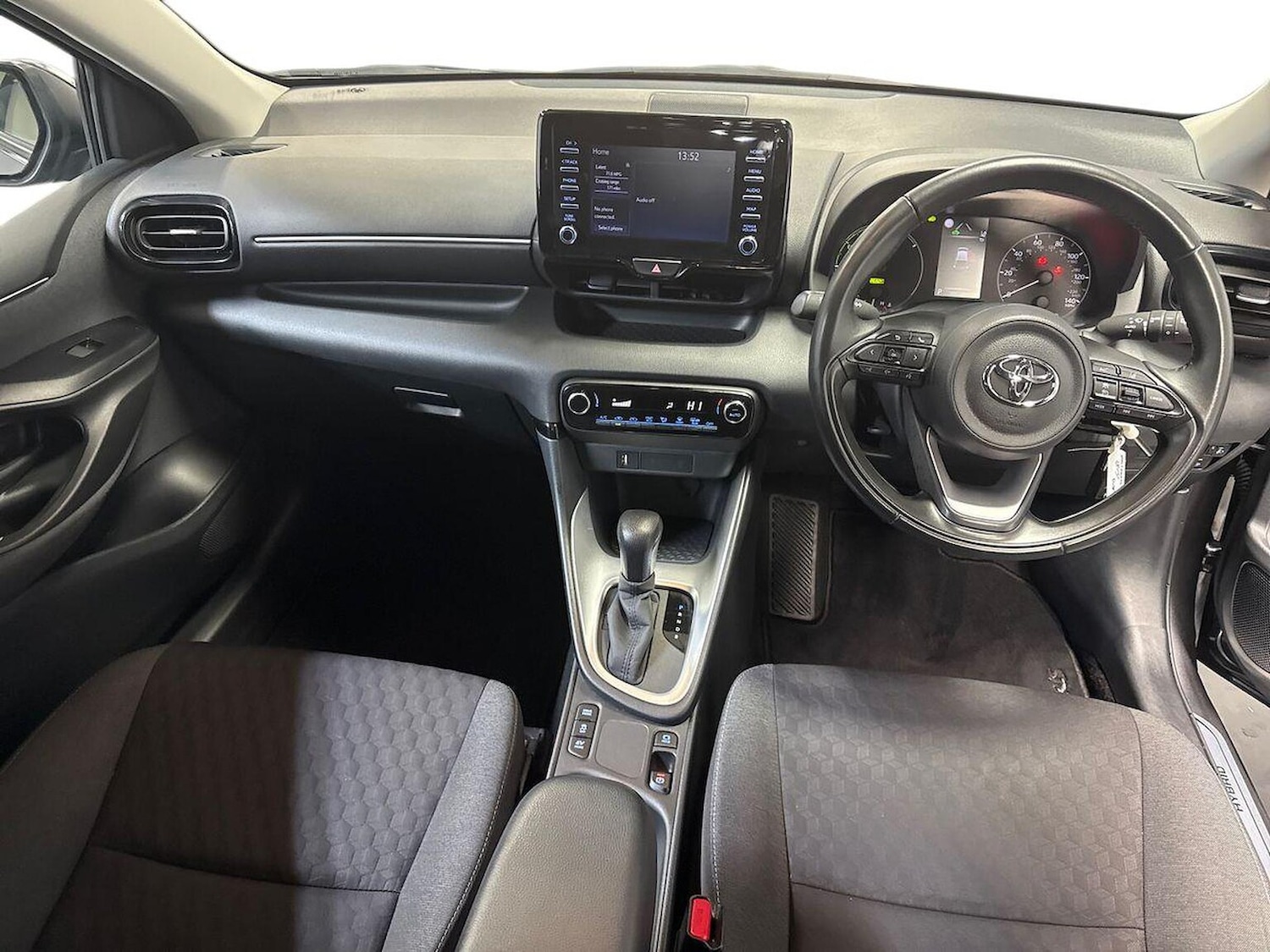 Used Toyota Yaris 2022 for sale - 76114251: Photo 8