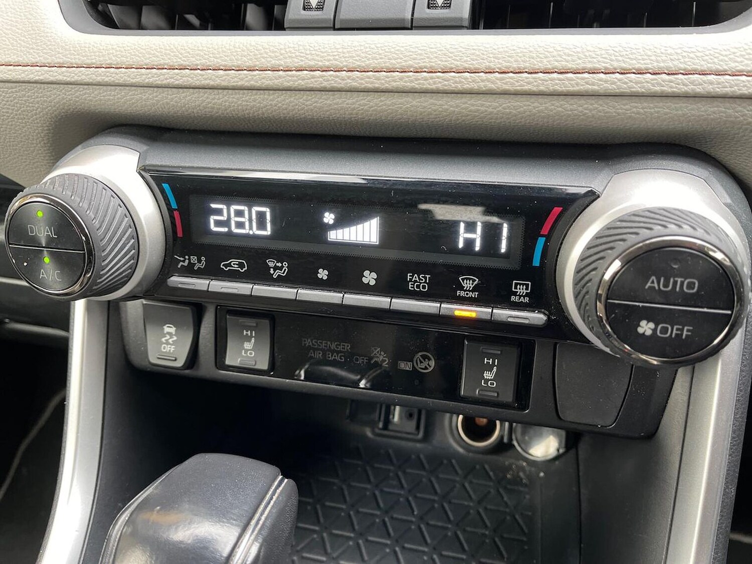 Used Toyota RAV4 2019 for sale - 78193075: Photo 14