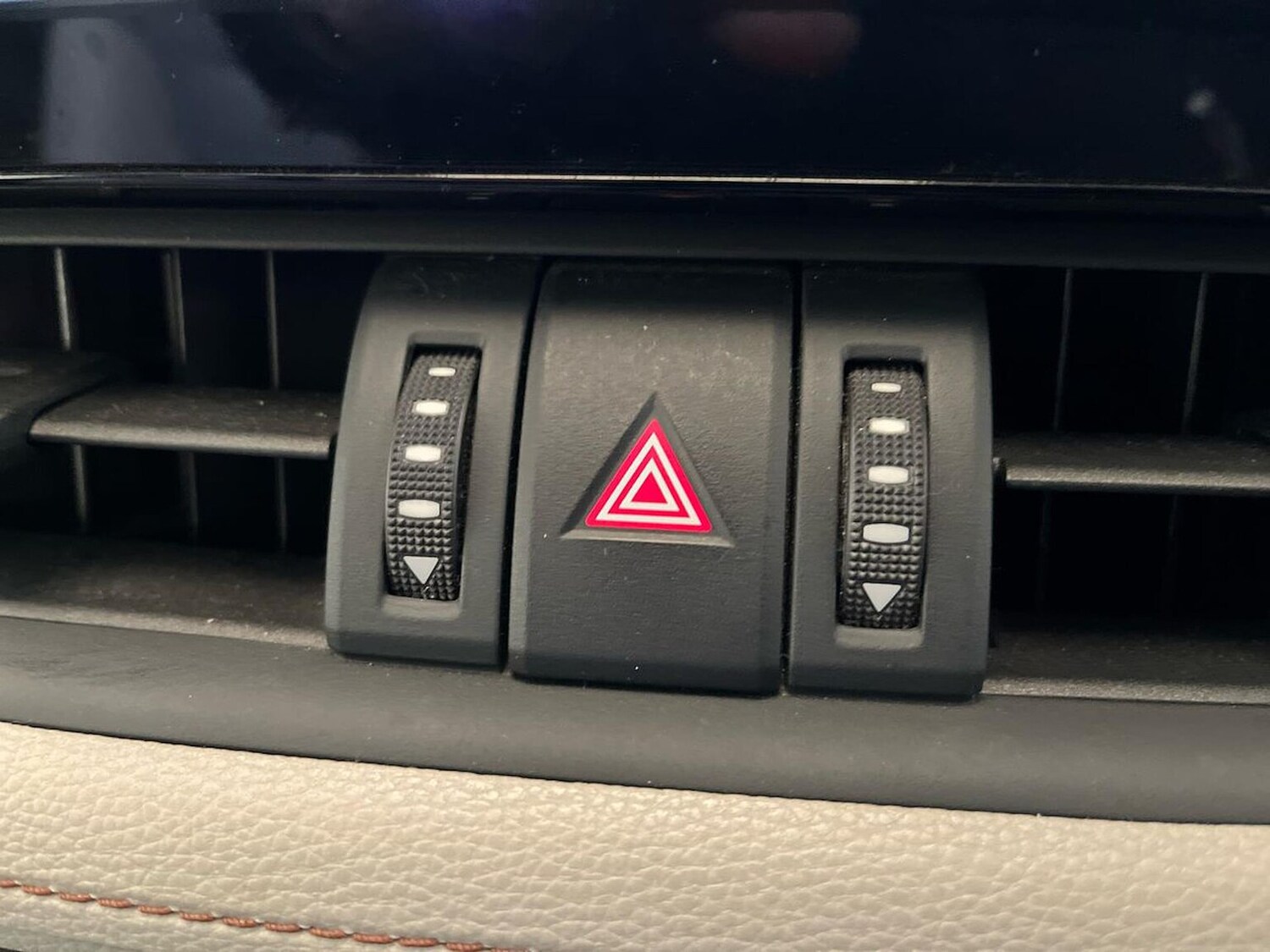 Used Toyota RAV4 2019 for sale - 78193075: Photo 24