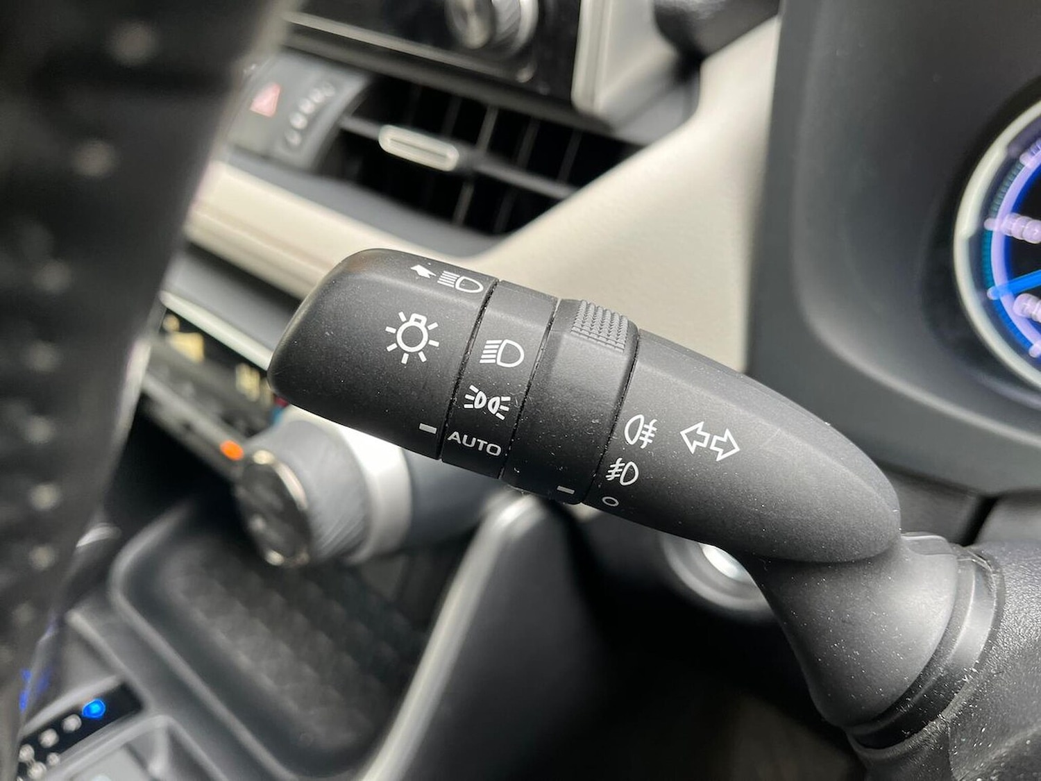 Used Toyota RAV4 2019 for sale - 78193075: Photo 31