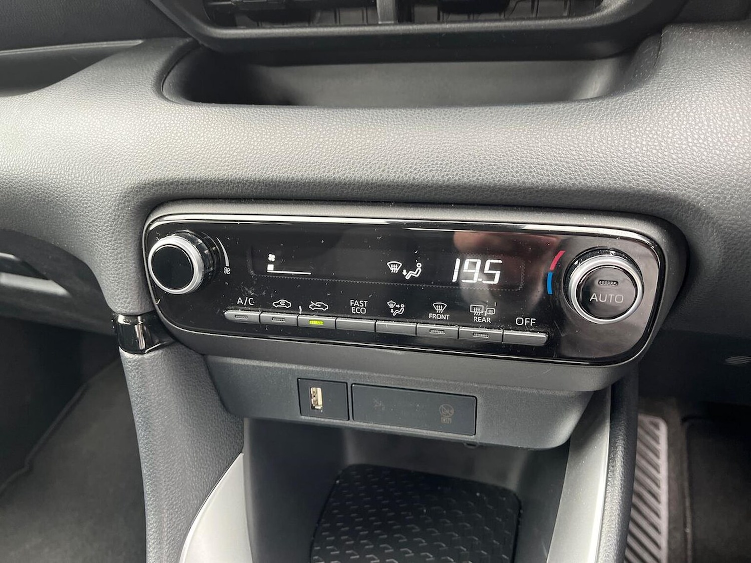 Used Toyota Yaris 2023 for sale - 76129053: Photo 12