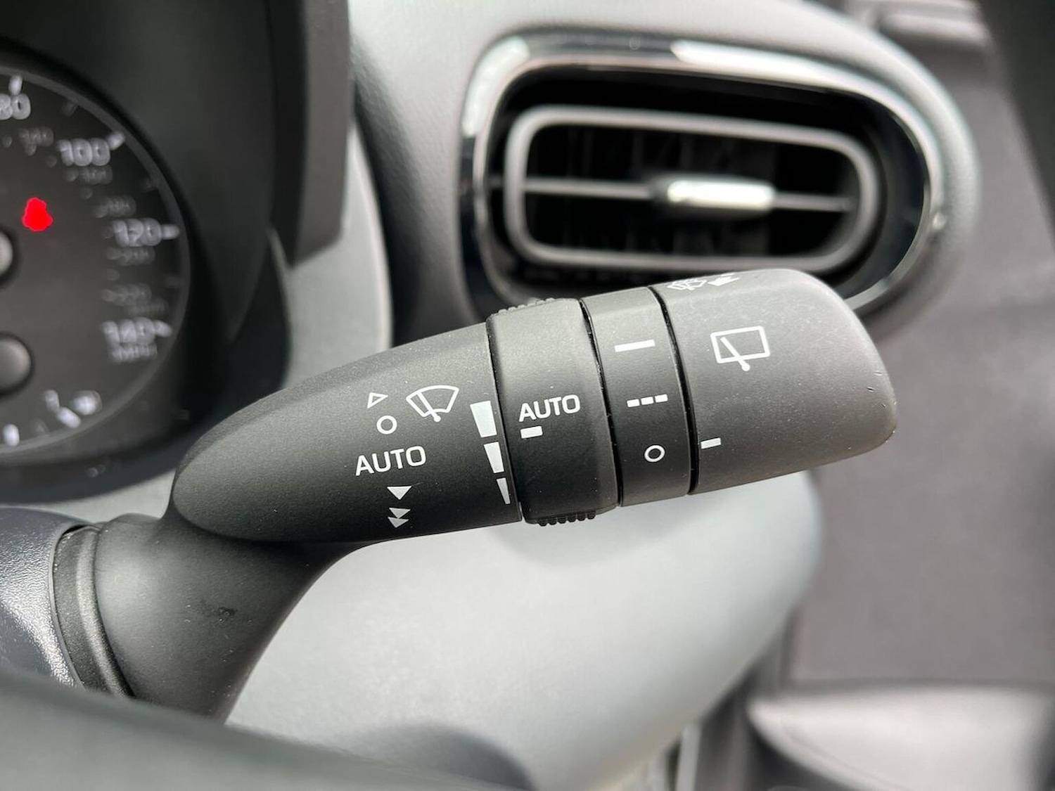 Used Toyota Yaris 2023 for sale - 76129053: Photo 27