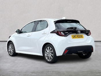 Used Toyota Yaris 2023 for sale - 76129053: Photo 2